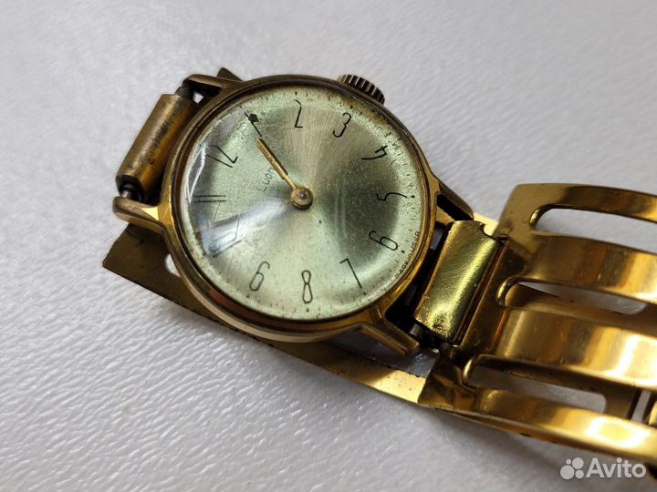 Часы наручные Луч Luch AU женские с браслетом СССР