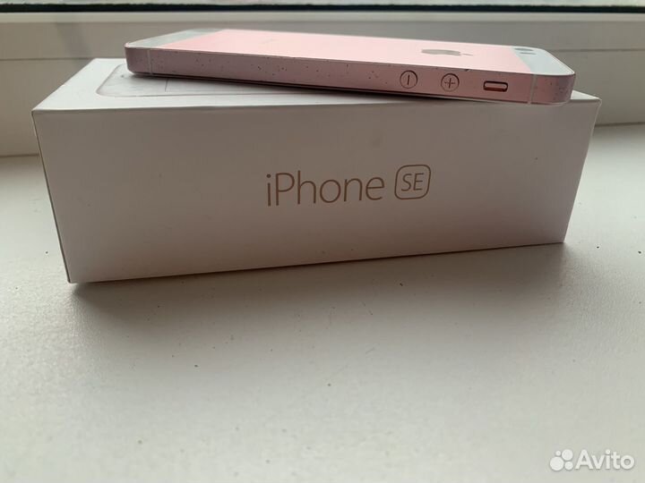 iPhone SE, 32 ГБ