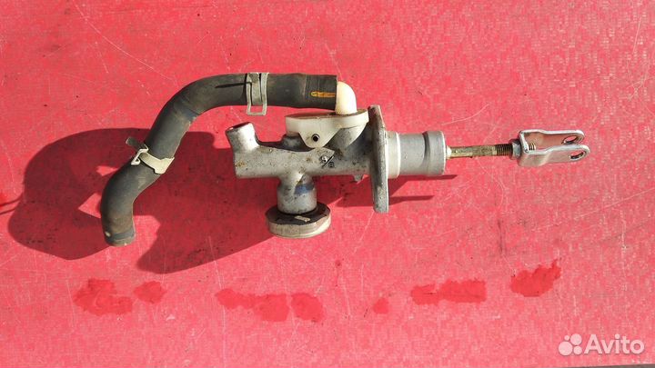 Главный цилиндр сцепления Nissan Primera P12