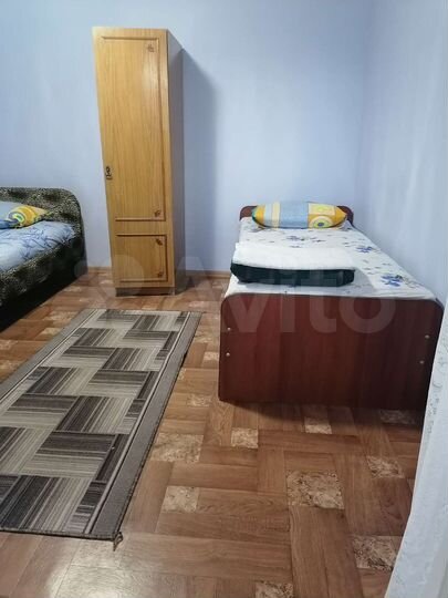 Комната 8 м² в 5-к., 1/1 эт.