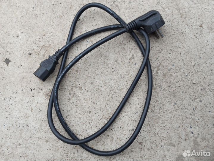 Кабель для компьютера