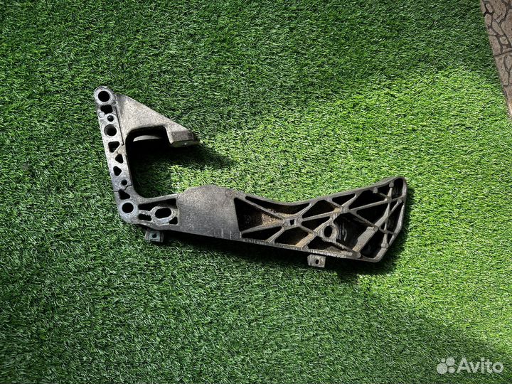 Опорная балка коробки передач bmw f30