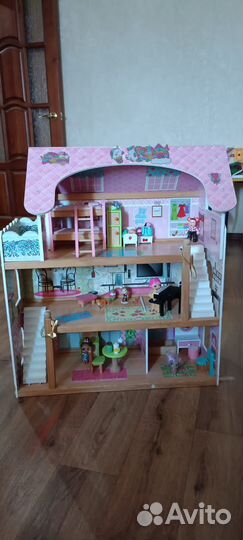 Кукольный домик с мебелью