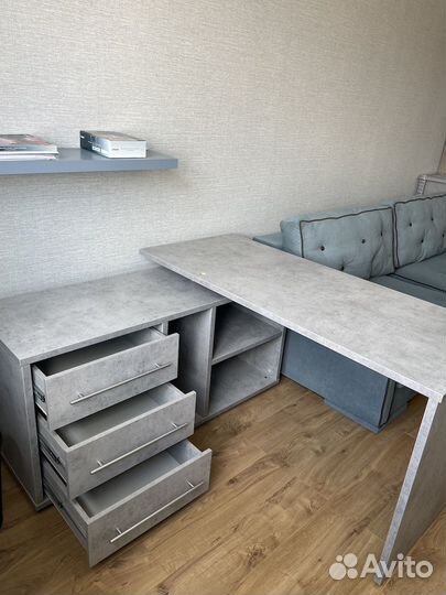 Письменный(компьютерный) стол Вита