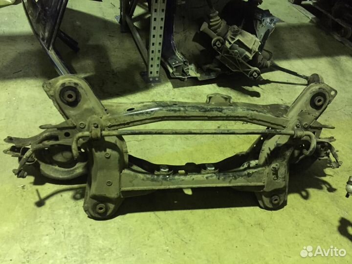 Подрамник задний Acura MDX 2001