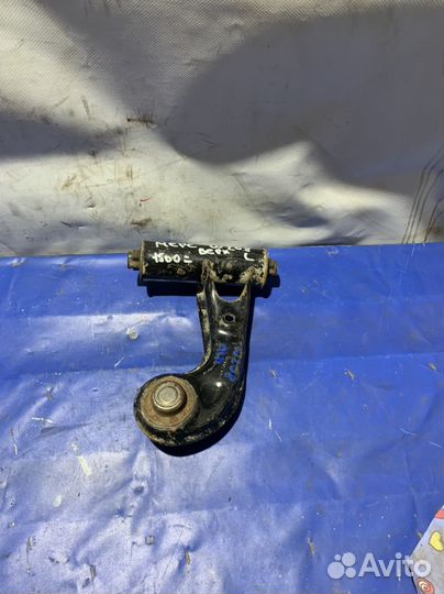 Рычаг передний верхний левый mercedes w208