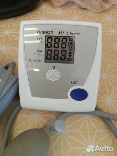 Тонометр полуавтоматический Omron M1 Classic