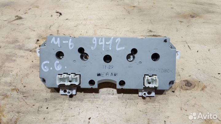 Блок управления отопителем Mazda 6 GG Рест