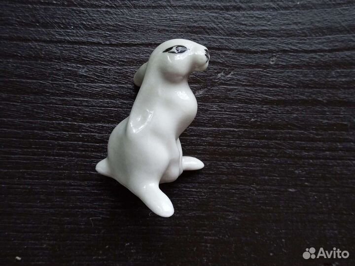 Зайчик фарфор