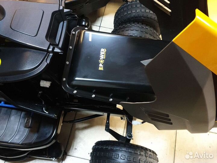 Аккумуляторный трактор Stiga E-Ride C300 48V 30 Aч