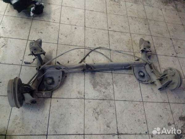 Задняя балка Рено Логан Сандеро