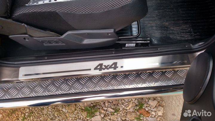 Накладки порогов Нива 2121, нержавейка