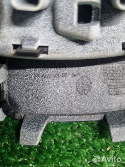 Заглушка буксировочного крюка перед передняя