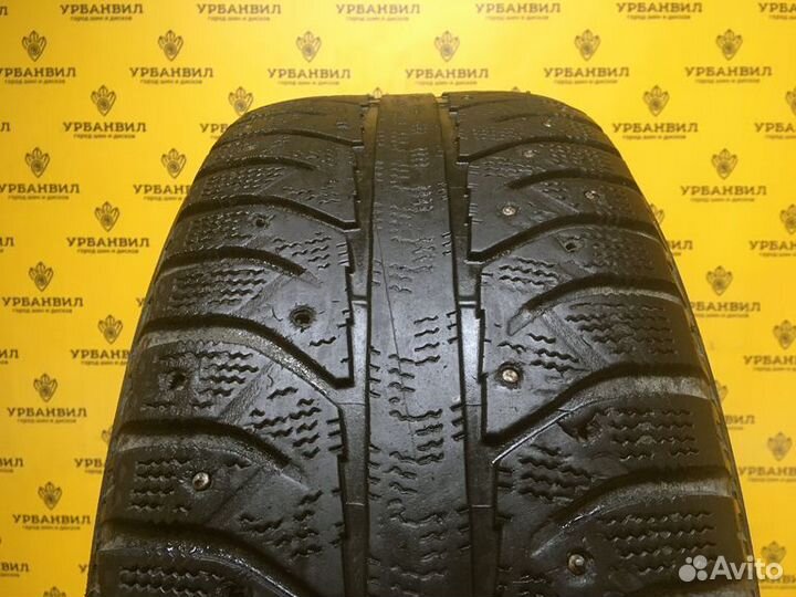 Bridgestone Ice Cruiser 7000 215/60 R16 95T