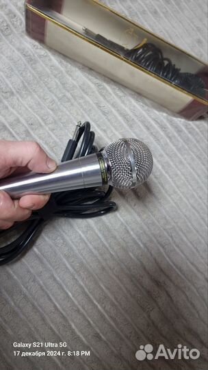 Микрофон LG для караоке