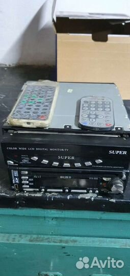 Магнитола с выдвижным экраном