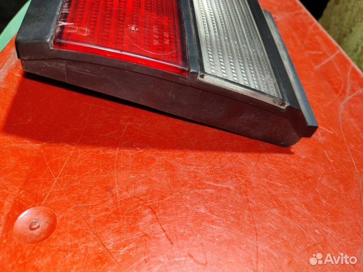 Фонарь задний правый Volkswagen Passat B3 седан