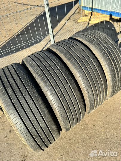 Goodyear EfficientGrip Performance SUV 225/55 R19 99V