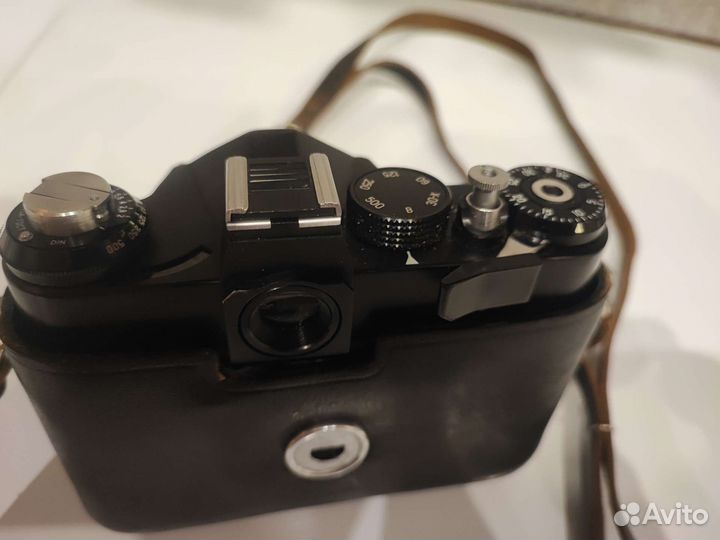 Пленочный фотоаппарат Зенит