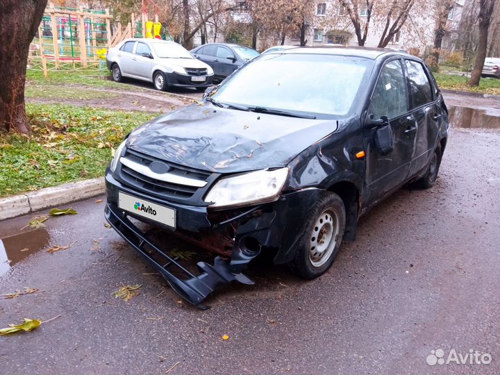 LADA Granta 1.6 МТ, 2012, битый, 150 000 