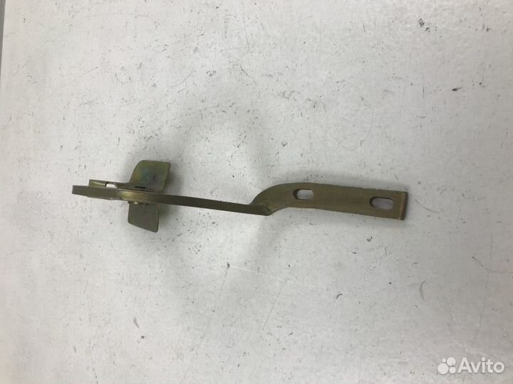 Петля крышки багажника левый Daewoo Nexia 1