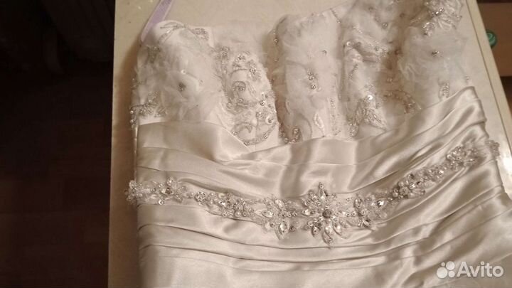 Платье вечернее