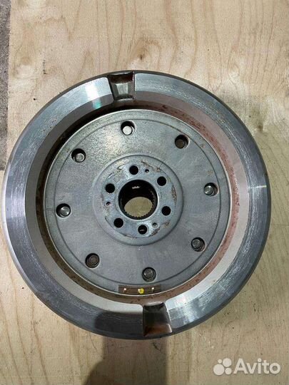 Двухмассовый маховик 04L105266AD