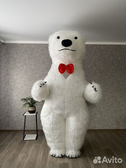 Аниматор белый мишка