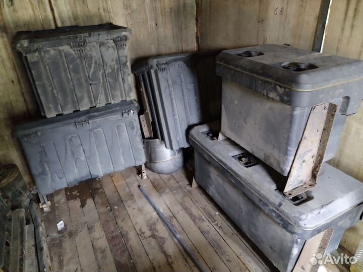 Инструментальный ящик для полуприцепа