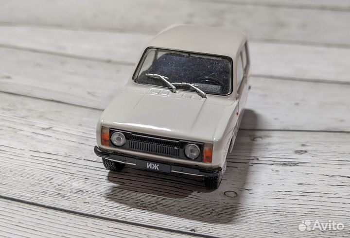 Модели деагостини 1:43 Trabant 601 и Иж14