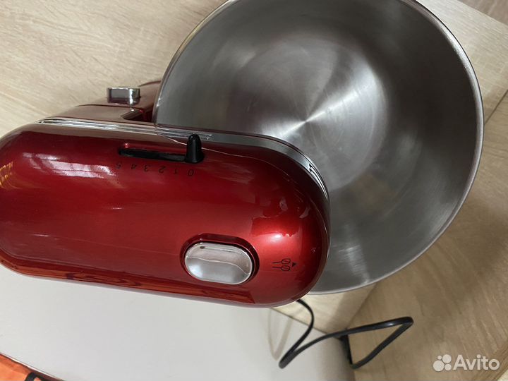 Миксер с чашей Kelli