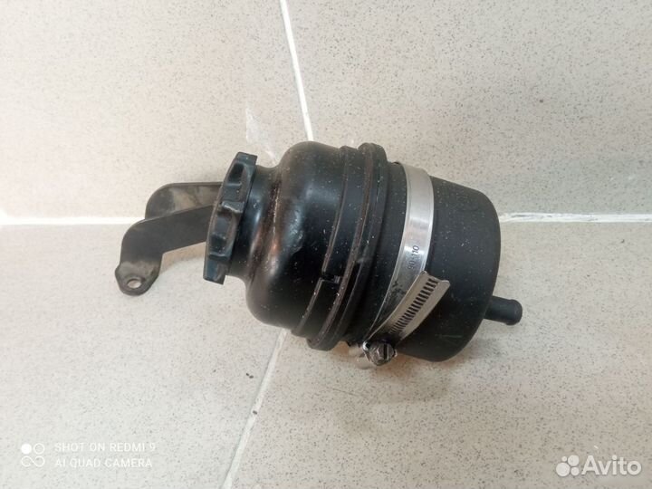 Бачок гур Mercedes Vito w638