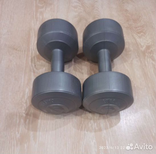 Набор гантелей