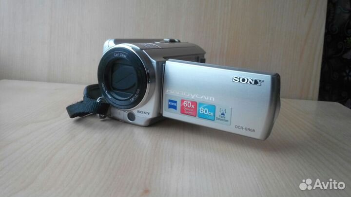 Продаю видеокамеру sony