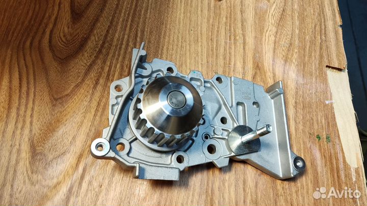 Помпа renault logan новая