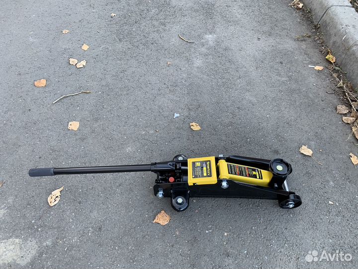 Домкрат гидравлический подкатной 2 т