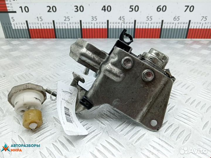 Кронштейн топливного фильтра Mitsubishi Outlander