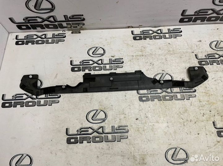 Накладка крышки багажника зад. Toyota Land Cruiser