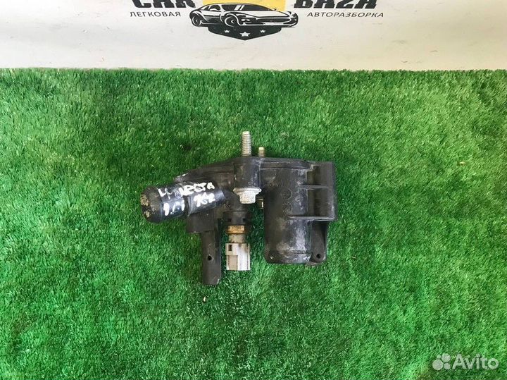 Фланец двигателя системы охлаждения Ford Fiesta