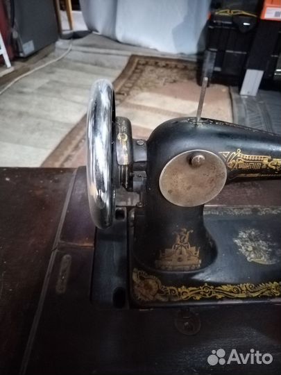 Швейная машинка зингер ножная