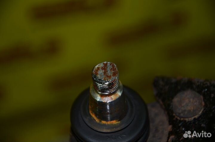 Рычаг передний левый Ford Focus 2