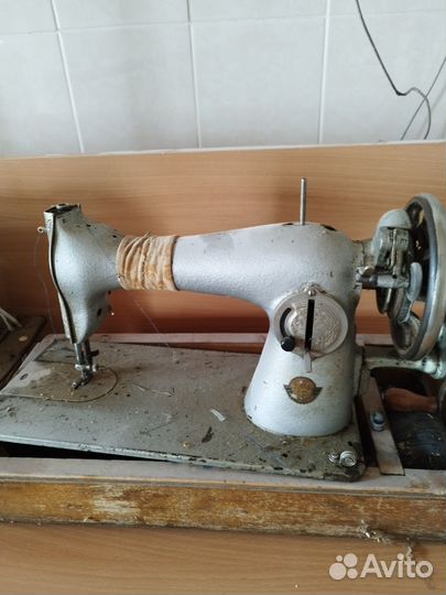 Швейная машина Чайка 3