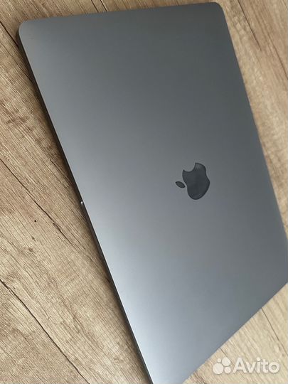 Apple macbook pro 13 2019 touch bar 256ssd