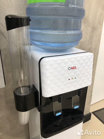 Кулер для воды напольный