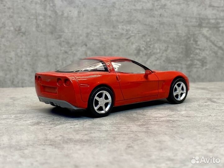 Коллекционная модель Chevrolet Corvette 2006 1:43