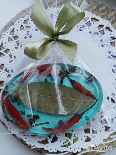 Мыльница из эпоксидной смолы и сухоцветов