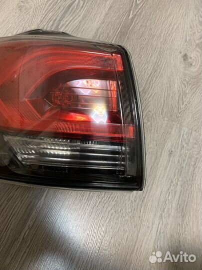 Фара на toyota rav4