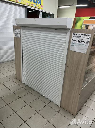 Торговые витрины и стеллажи бу