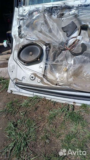 Дверь мазда мпв