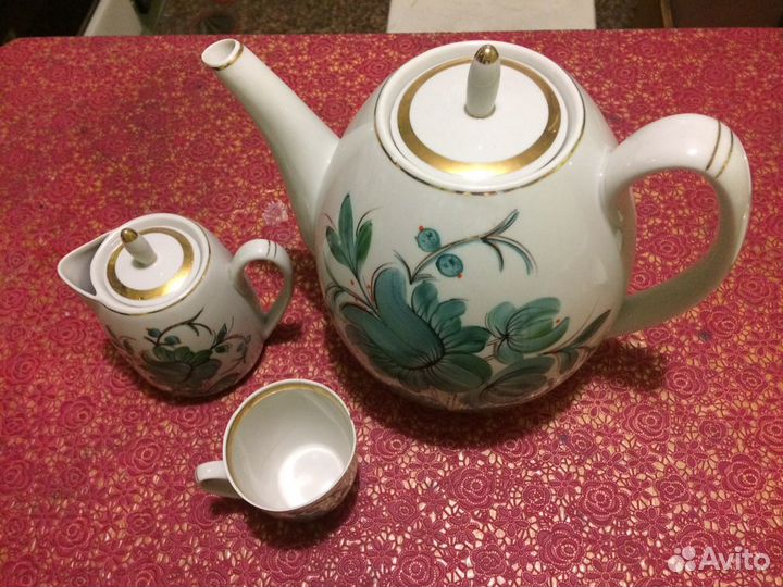Чайник, молочник и кружечка фарфор времен СССР